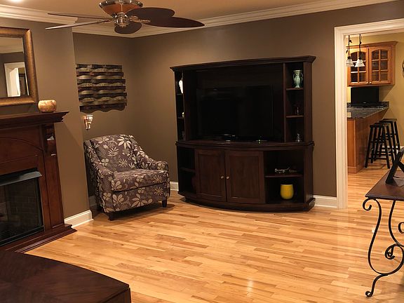 5th image of 135 Cottonwood Ln