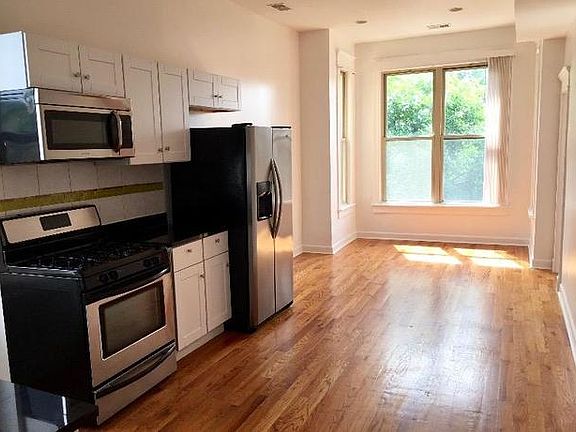 2nd image of 1715 N Francisco Ave APT 3
