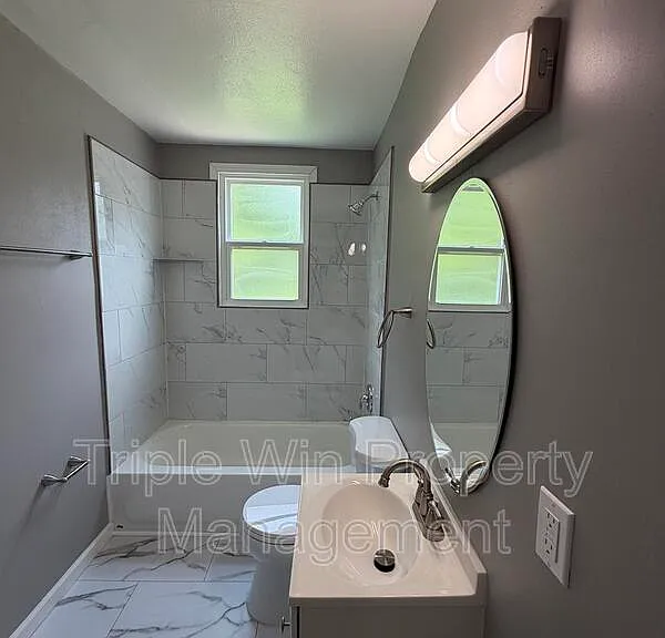 2308 Huntington Ave — Photo 23