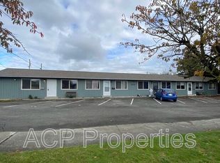 200 8th St #4, Lynden, WA 98264