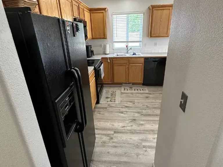 270 E 15 N — Photo 8
