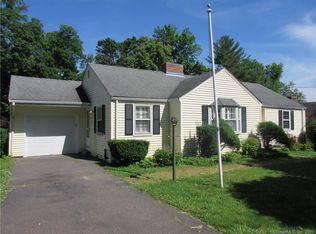 106 Selden Hill Dr, West Hartford, CT 06107