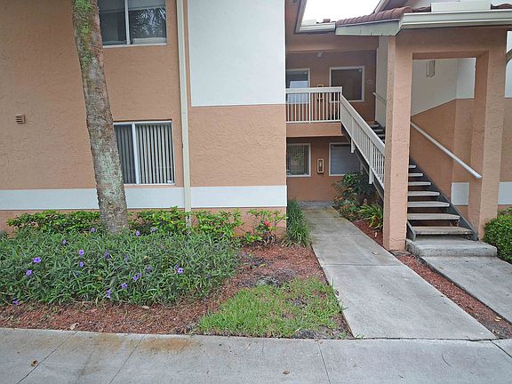 2nd image of 722 NW 91st Ter