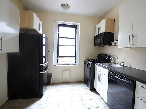 2nd image of 570 W 204th St APT 6A