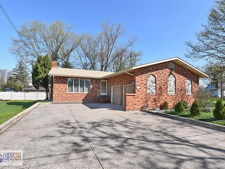 600 Cousineau Rd #LOWER — Photo 1