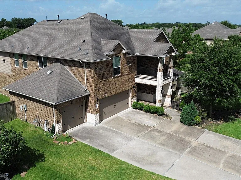 8002 Mesquite Hill Ln — Photo 2