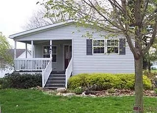 148 Linden Ave N photo 1