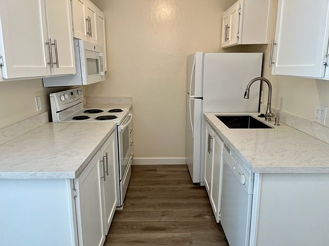 1st image of 406 Boardwalk Ave APT 9