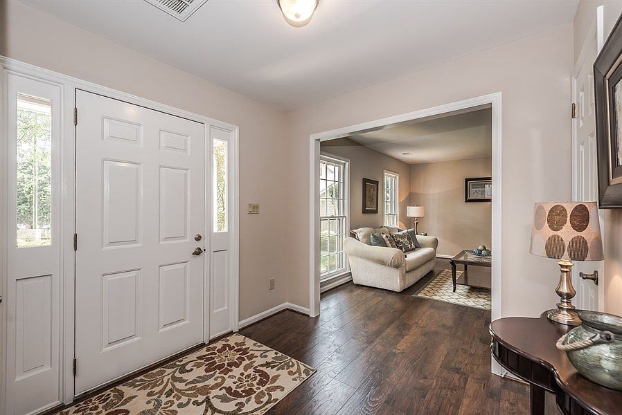 2nd image of 2910 Thorn Tree Ct