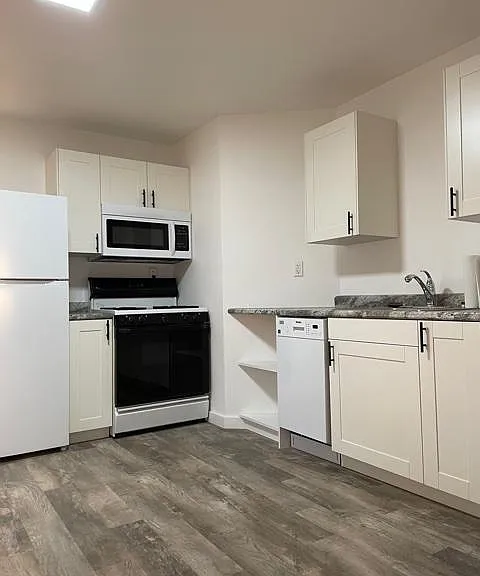 1932 S Covell Ave — Photo 13
