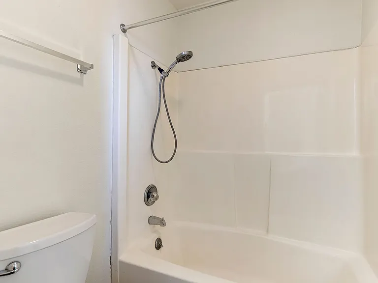 1362 - 33020 SR 20 — Photo 6