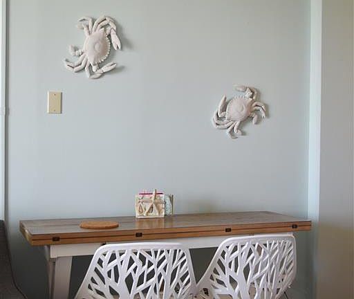 4th image of 415 E Beach Dr APT 104