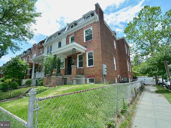 3rd image of 1724 2nd St NW
