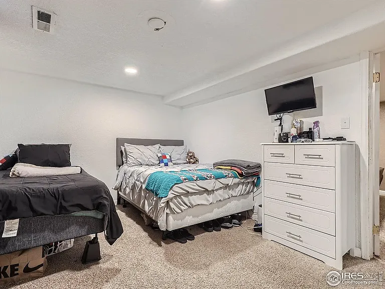 5861 Demott Ave — Photo 7