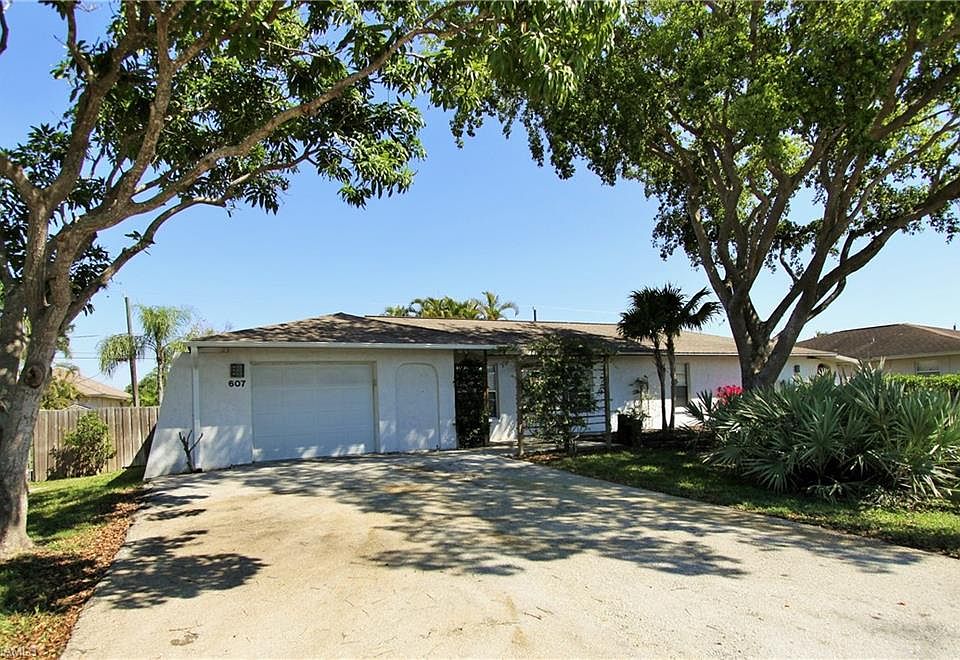 1st image of 607 108th Ave N #611