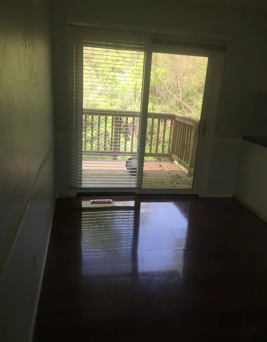 2 bed, 970 sqft, $1,345 — Photo 2