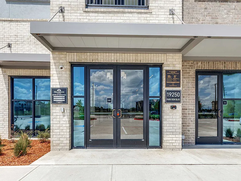 Palladium Park Row Katy — Photo 17