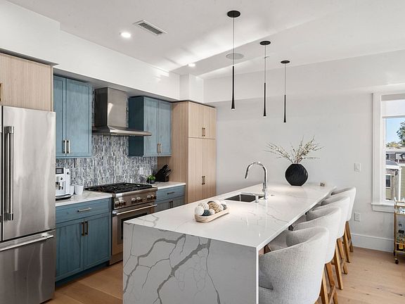 2nd image of 527 E 7th St #Penthouse 7