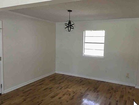 5th image of 129 Woodbine Cir