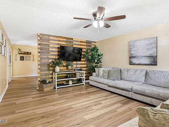 5th image of 2134 Bernhurst Dr