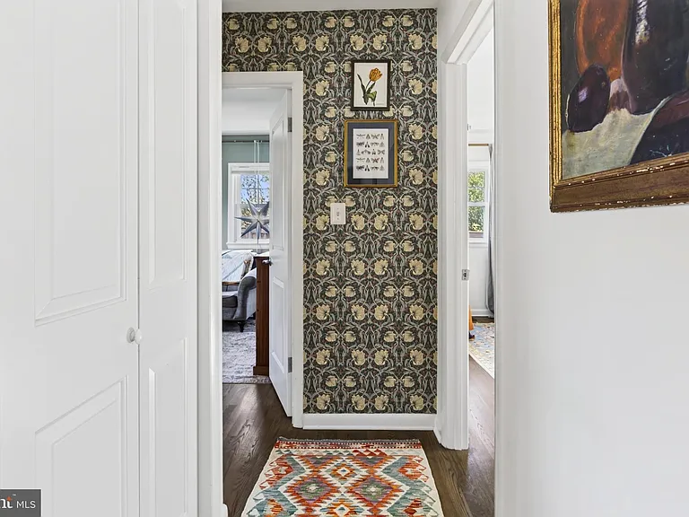 1015 Woods Pl — Photo 14