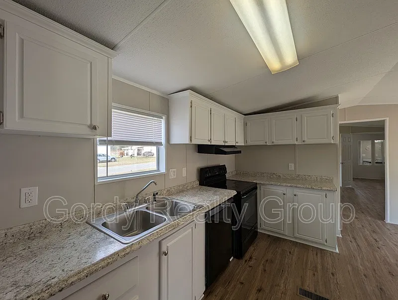 3 bed, 2.0 bath, $1,245 — Photo 2