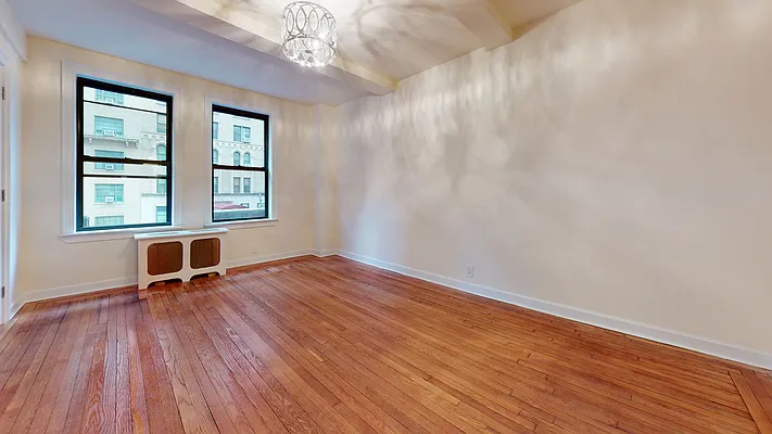 Rented by Bond New York | media 30