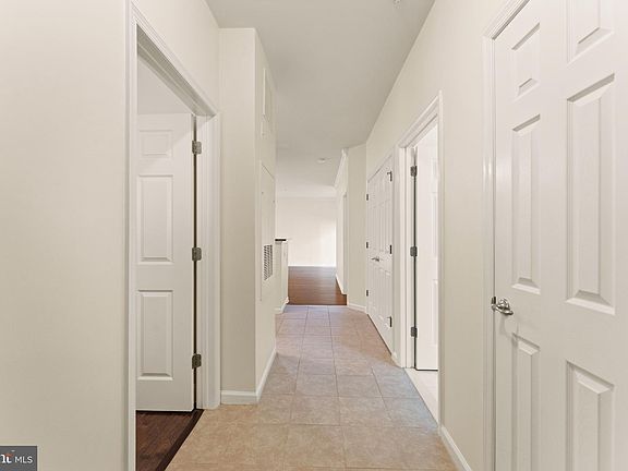 4th image of 3850 Lightfoot St #152
