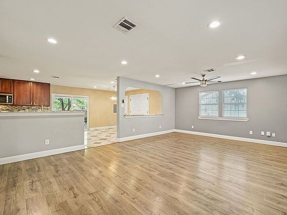 4th image of 5001 Canella Dr