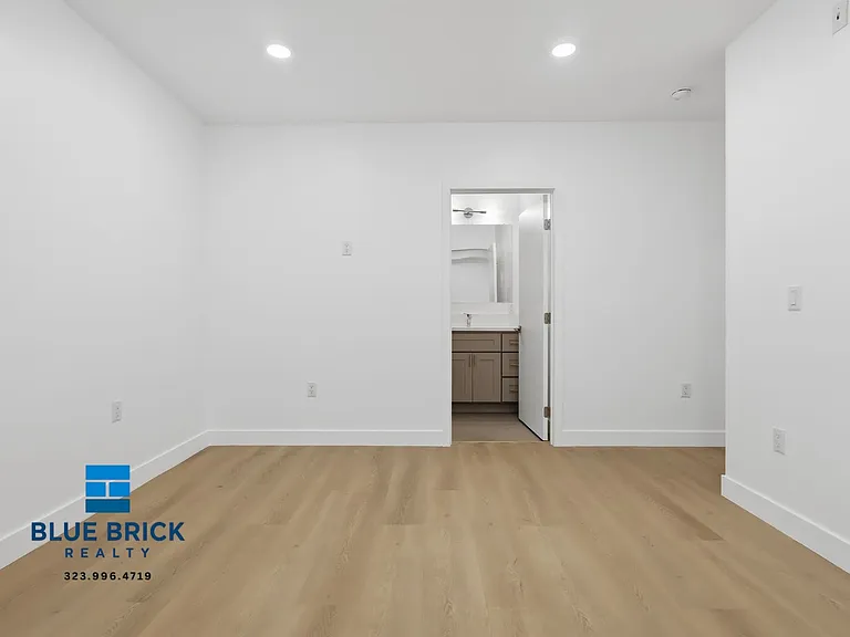 5312 Corteen Pl #26 — Photo 22