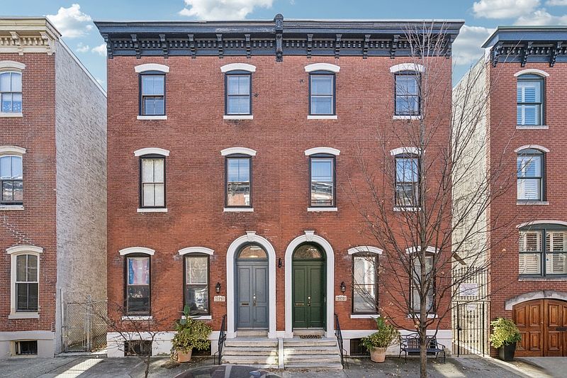 1st image of 2038 Wallace St #2/3R
