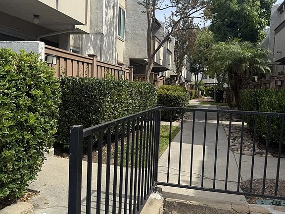 4th image of 3549 Castle Glen Dr Unit 113