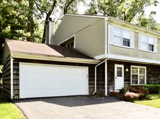 618 Smith Ave, Lake Bluff, IL 60044