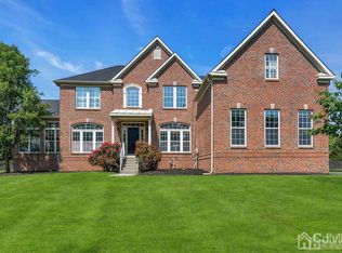 15 Chestnut Dr, Robbinsville, NJ 08691
