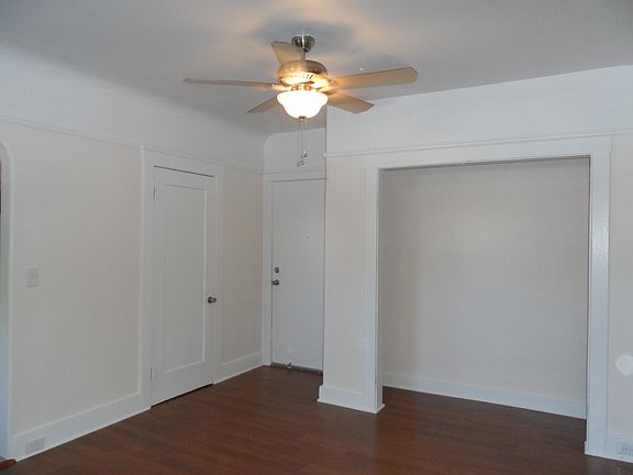 2nd image of 415 18th St APT 3