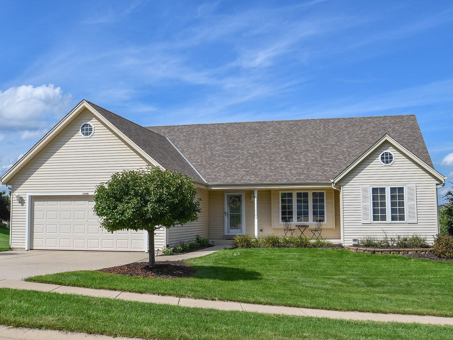 1190 Apple Grove Ln, Oconomowoc, WI 53066 Zillow