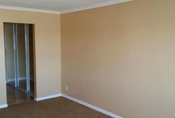 2nd image of 946 W 220th St Unit 220