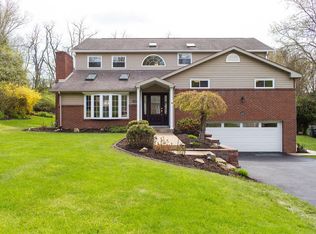 2459 Huntington Dr, Pittsburgh, PA