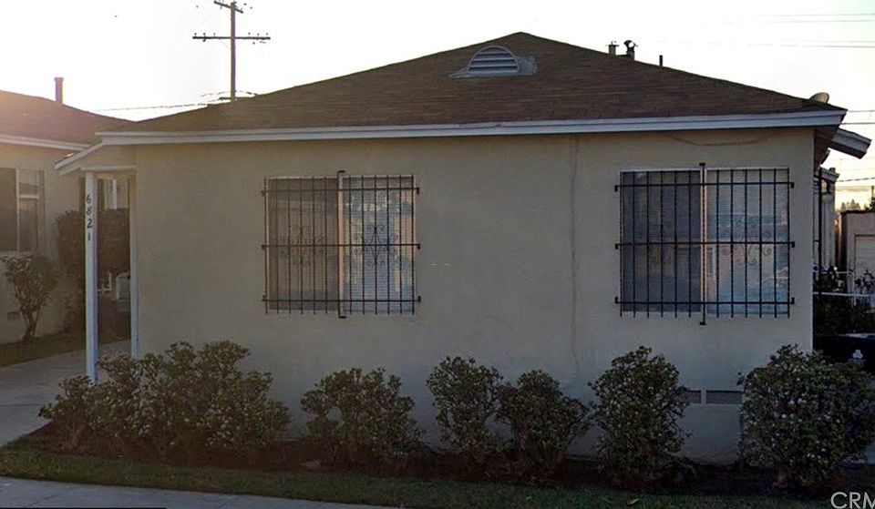 1st image of 6821 S Van Ness Ave