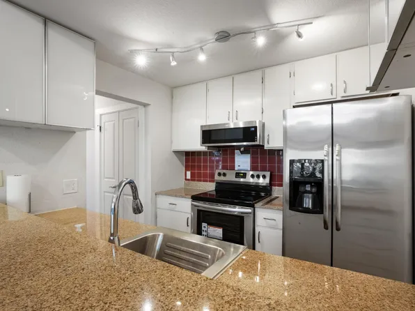 14600 NE 45th St APT D6, Bellevue, WA 98007