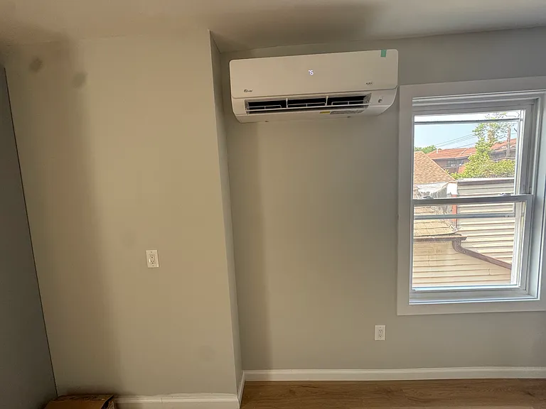160 Pacific St #2 — Photo 4