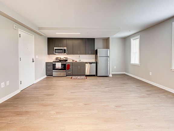 5th image of 1360 Peabody St NW #2e1484834
