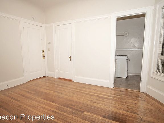 4th image of 133 17th St #2