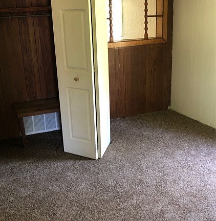 3rd image of 601 W 4th St