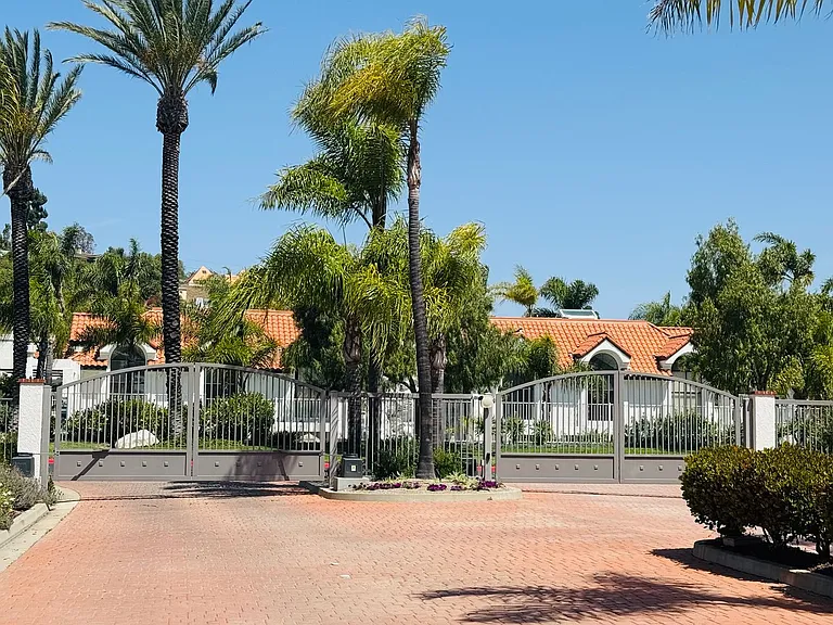 226 Camino Cortina — Photo 3