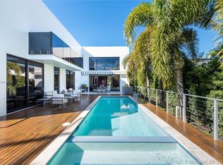 2125 N Bay Rd, Miami Beach, FL 33140