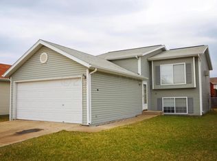 5151 8th Ave S, Fargo, ND 58103