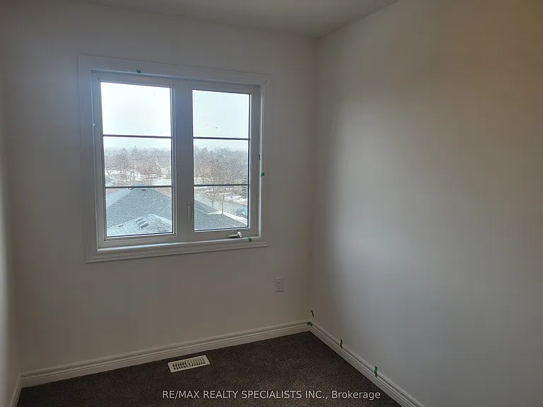 120 Court Dr #4 — Photo 14