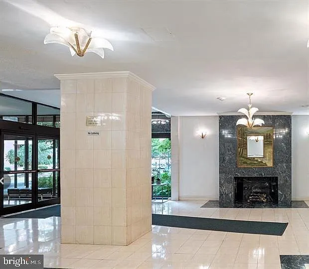 Building Photo - 1121 Arlington Blvd #947
