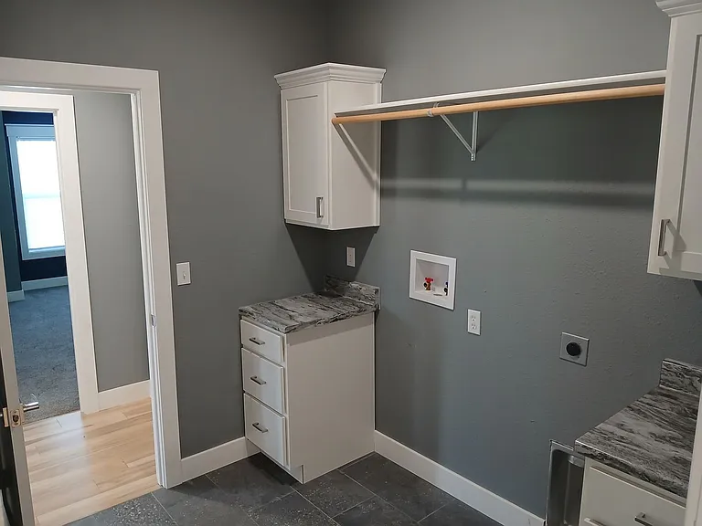 1325 Summerfield Dr — Photo 17